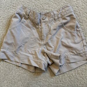 Columbia Youth Kids Omni Shade Khaki Shorts Size Small 7/8